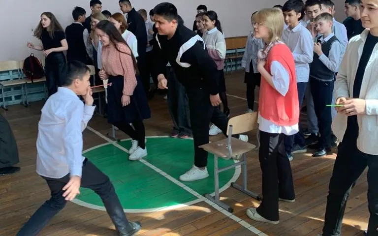 Свой чужой равный 1