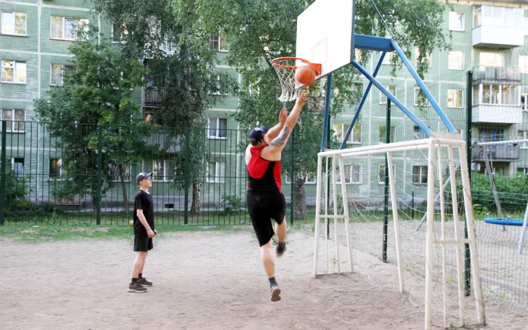 Мастер-класс по баскетболу от местного жителя