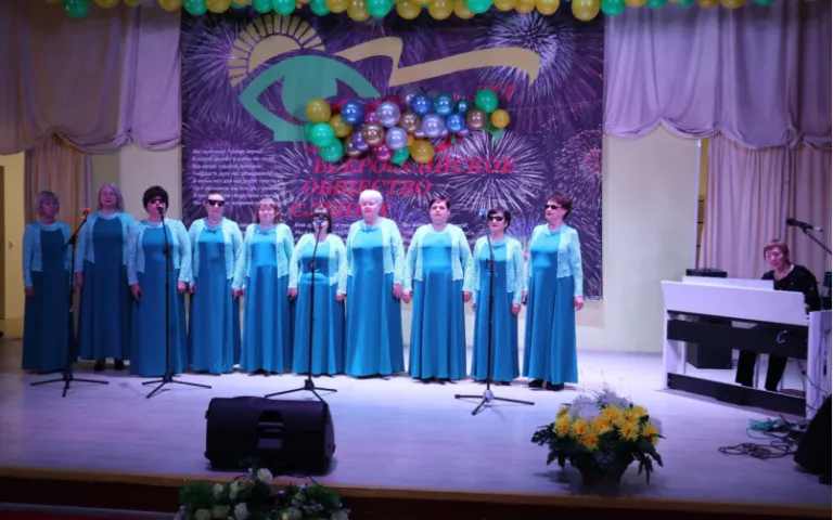  выступление лауреата конкурса в номинации «Вокальные коллективы» хора «Мелодия», художественный руководитель и концертмейстер Татьяна Повелко