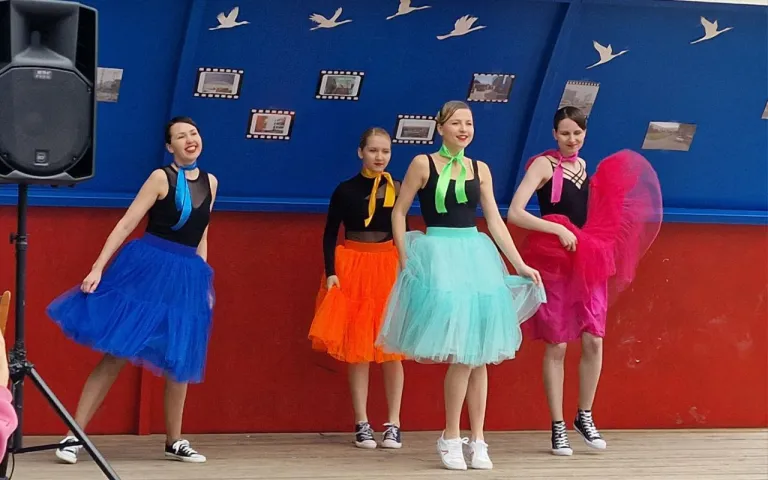 Танцевальный коллектив школы Ritmix