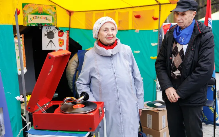 День радио. Демонстрация ретро техники от АО "Экран - оптические системы"