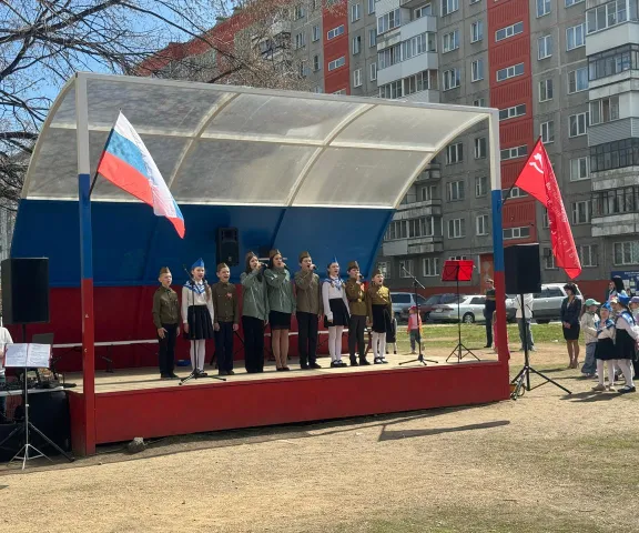 9 мая на площадке у сцены 132 дома отпраздновали 79-летие Великой Победы!